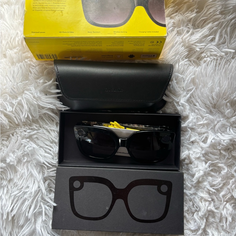Black Smart Glasses